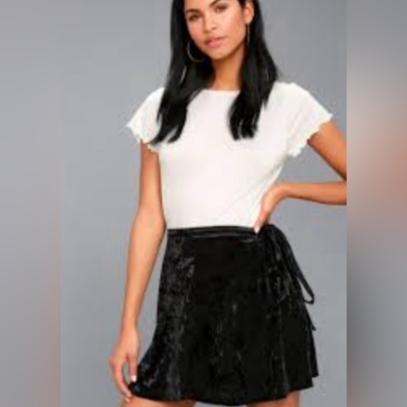 American Eagle Outfitters Dresses & Skirts - American Eagle crushed blue velvet mini wrap skirt XL